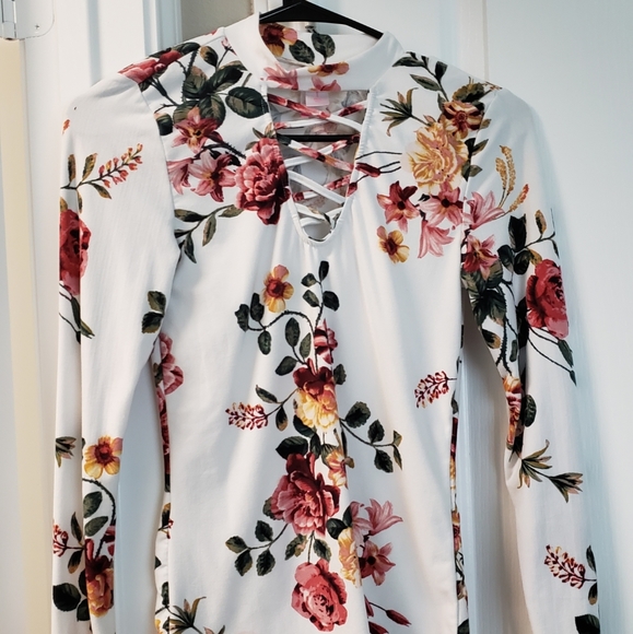 Floral long sleeve top - Picture 1 of 2